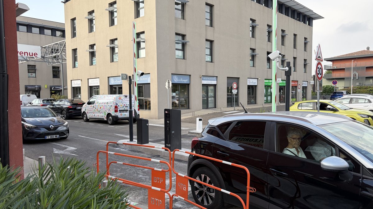 parking 7 collines nîmes stationnement payant