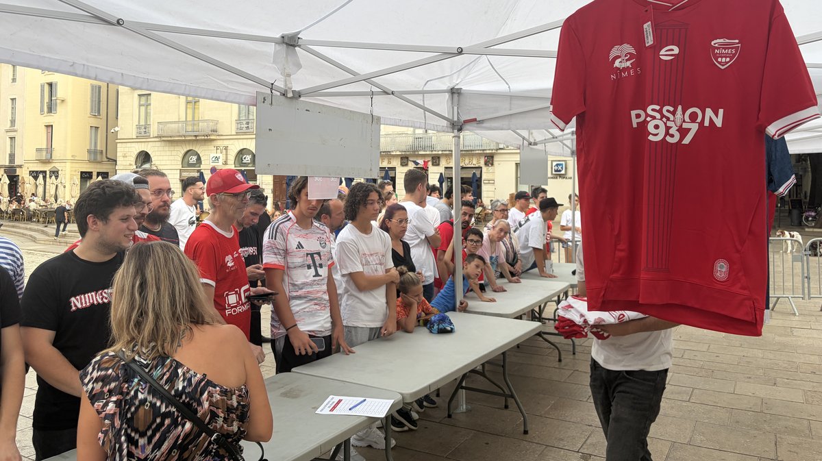 NÎMES OLYMPIQUE Maillots