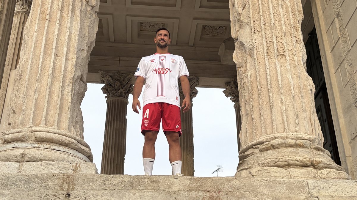 NÎMES OLYMPIQUE Maillots