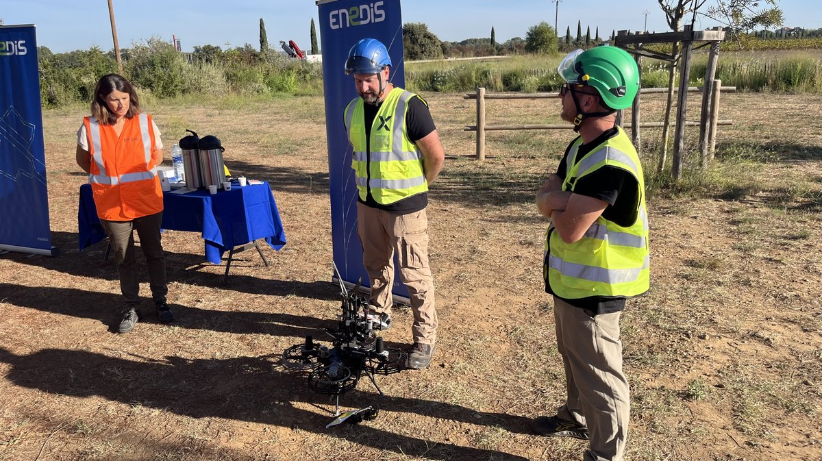 AUBORD Enedis pose des balises avifaune par drone pour protéger les oiseaux du Gard