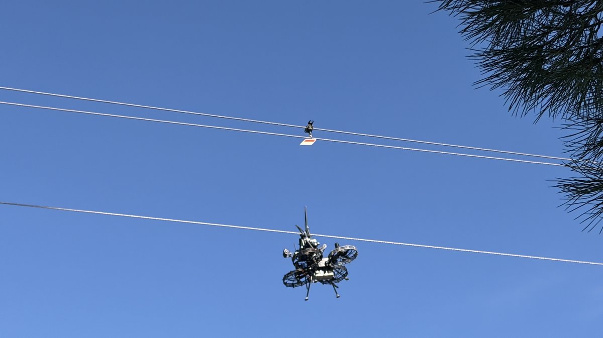 AUBORD Enedis pose des balises avifaune par drone pour protéger les oiseaux du Gard