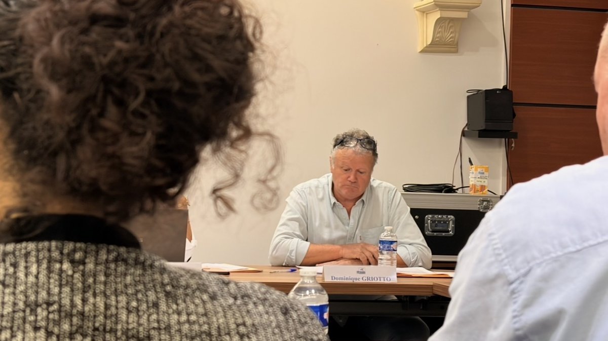 * Dominique Griotto, qui a perdu ses fonctions de deuxième adjoint, conserve son siège au conseil municipal.