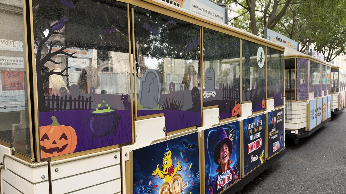 Le petit train touristique de Nîmes s'est mis aux couleurs d'Halloween (Photo Anthony Maurin)
