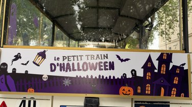 Le petit train touristique de Nîmes s'est mis aux couleurs d'Halloween (Photo Anthony Maurin)