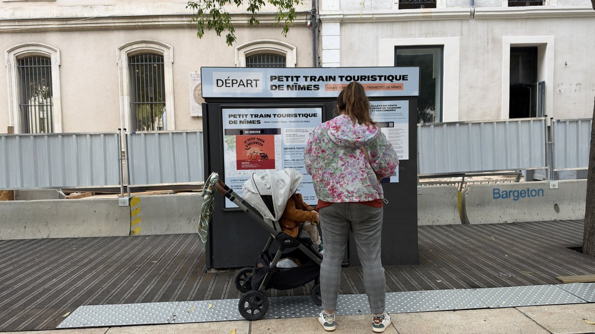 Le petit train touristique de Nîmes s'est mis aux couleurs d'Halloween (Photo Anthony Maurin)